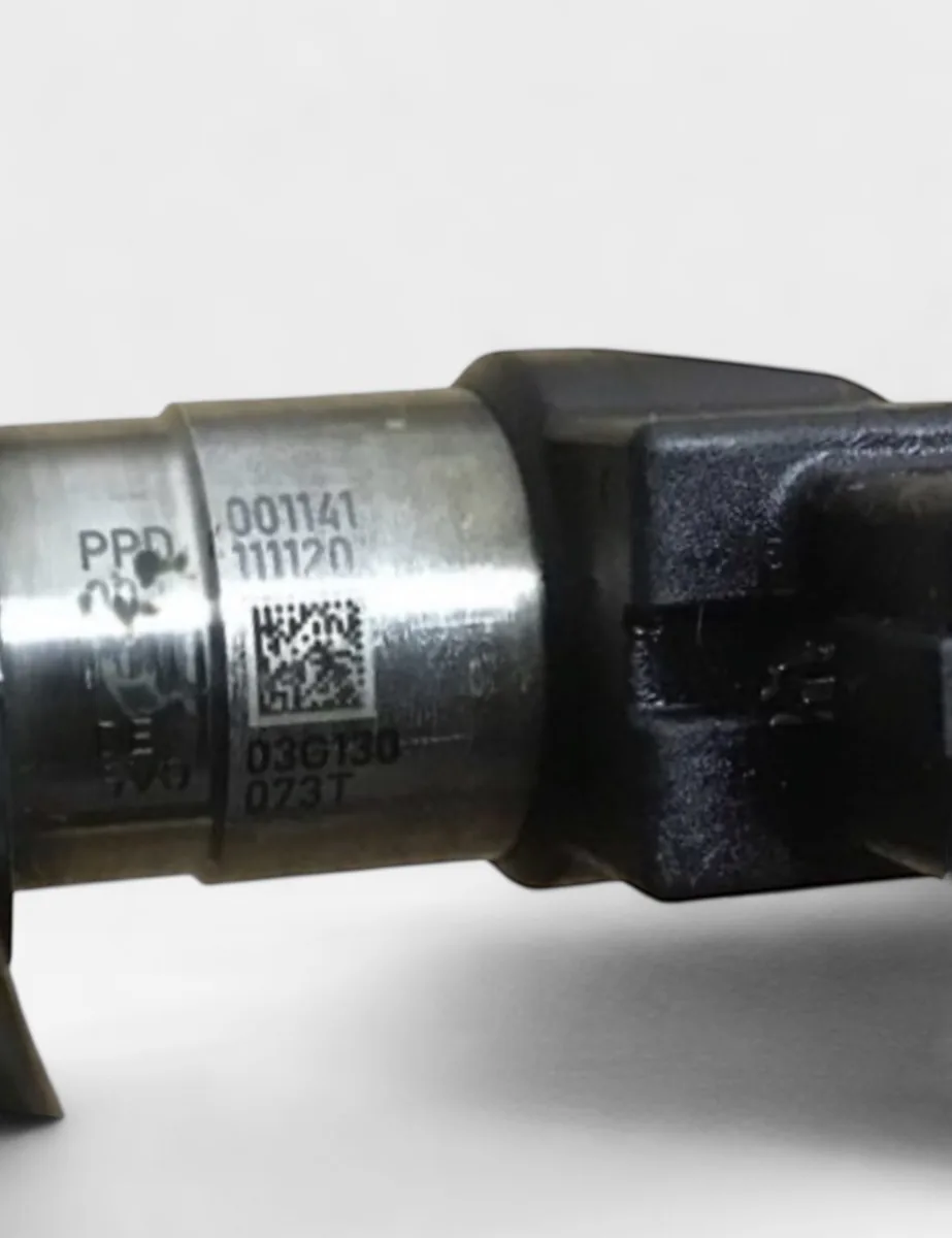 Siemens VDO 03G130073T 2.0 TDI PD unit injector part-number close-up (03G130 073T / PPD)