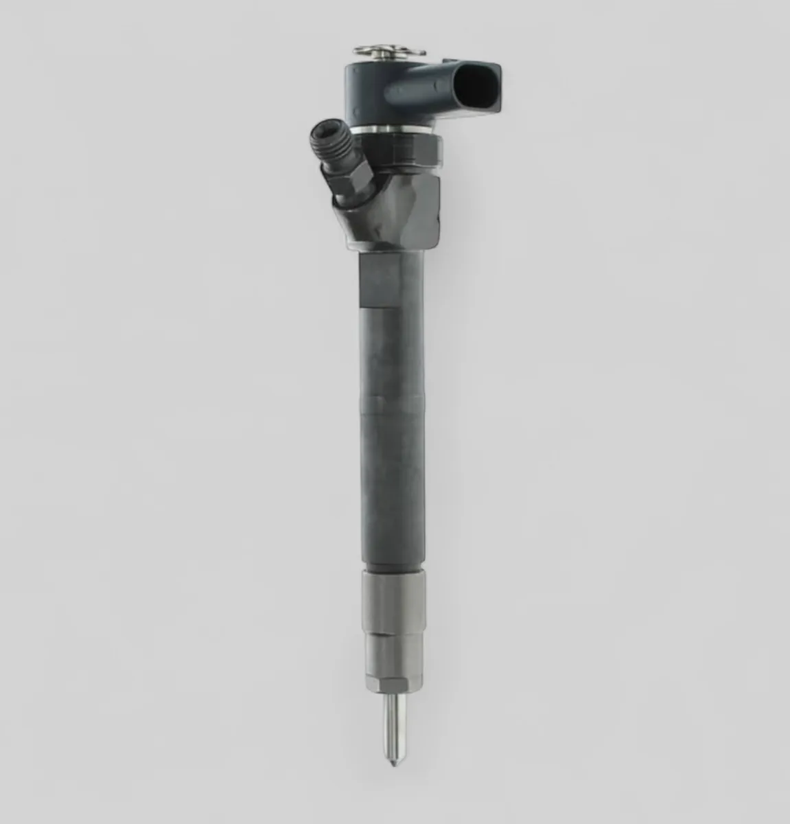 Remanufactured Bosch 0445110011 Mercedes OM611 2.2 CDI diesel injector standing — side profile