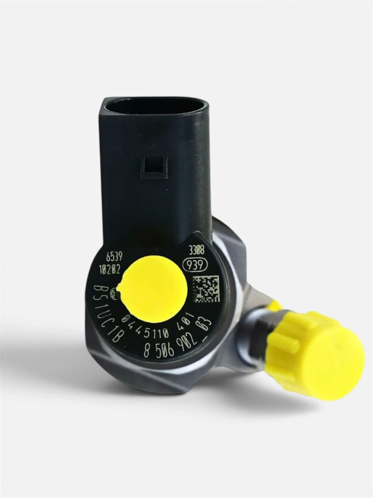 Bosch 0445110600 injector part number close-up