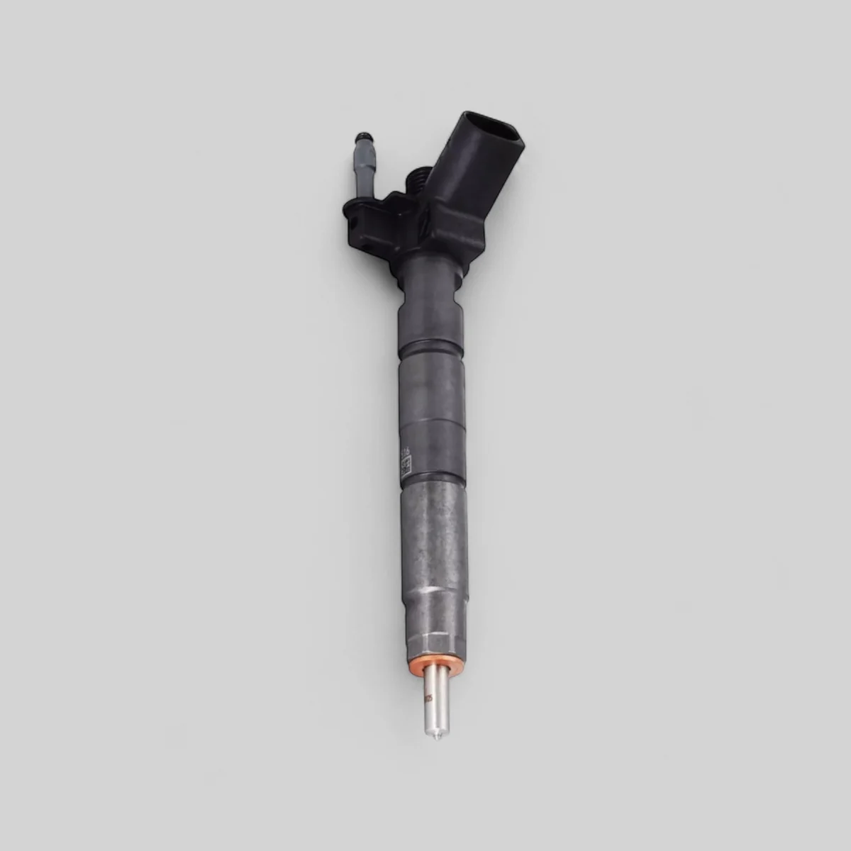 Remanufactured Bosch 0445118036 diesel injector standing side view