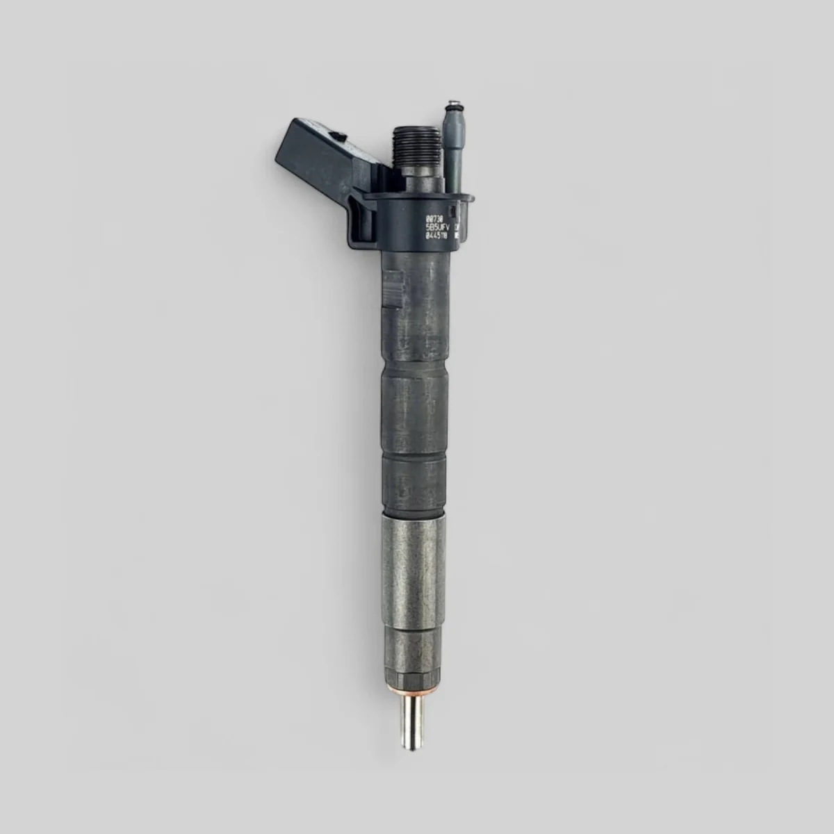 Remanufactured Bosch 0445118037 diesel injector standing side view