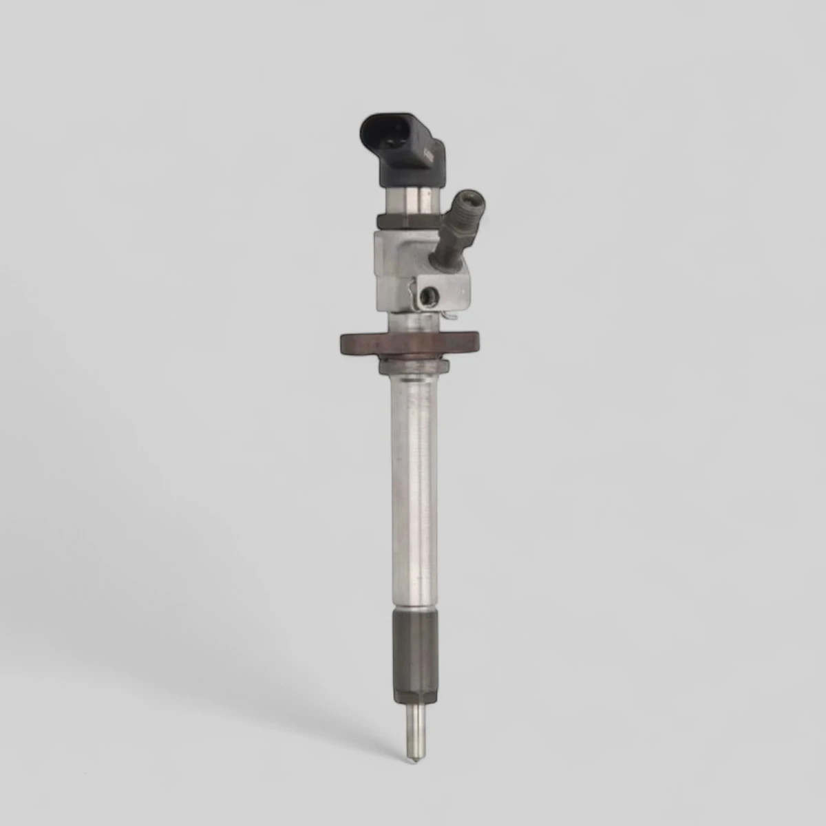 Remanufactured Siemens VDO / Continental A2C59511601 2.0 HDi/TDCi diesel injector standing side view