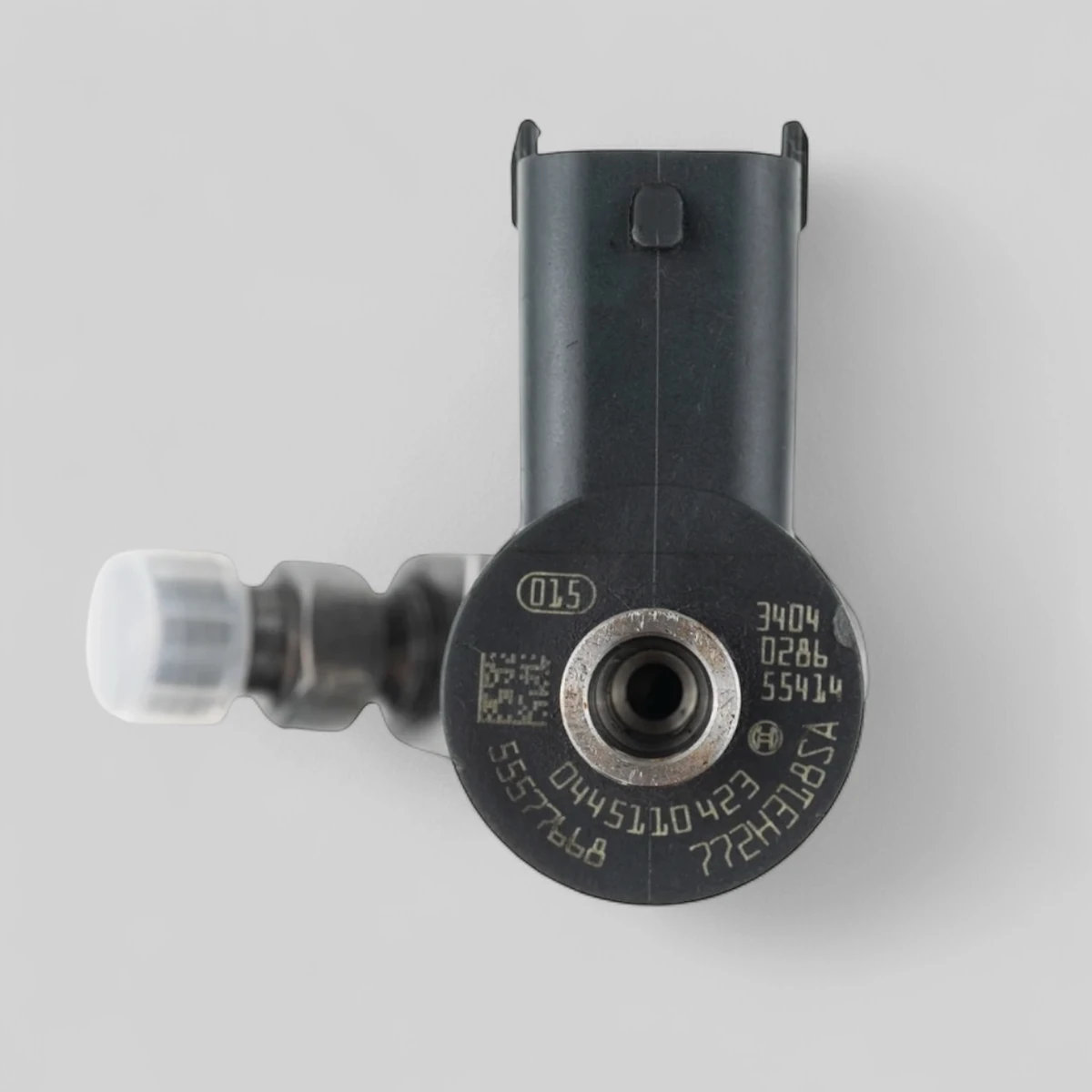 Bosch 0445110423 2.0 CDTi diesel injector part-number close-up (0445110423 / 55577668)