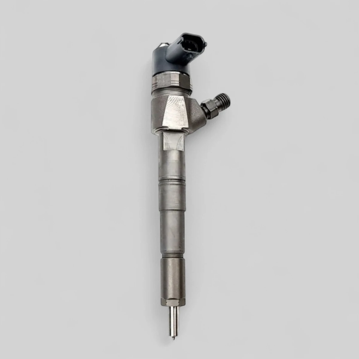Remanufactured Bosch 0445110423 2.0 CDTi diesel injector standing side view