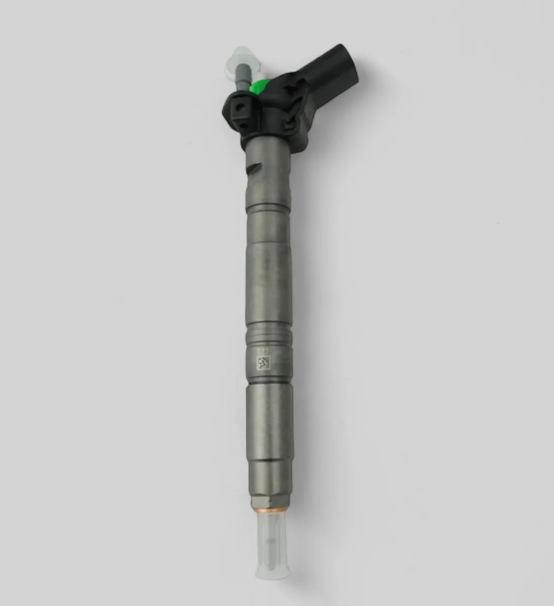 Remanufactured Bosch 0445117061 Audi SQ5 3.0 TDI piezo diesel injector standing — side profile