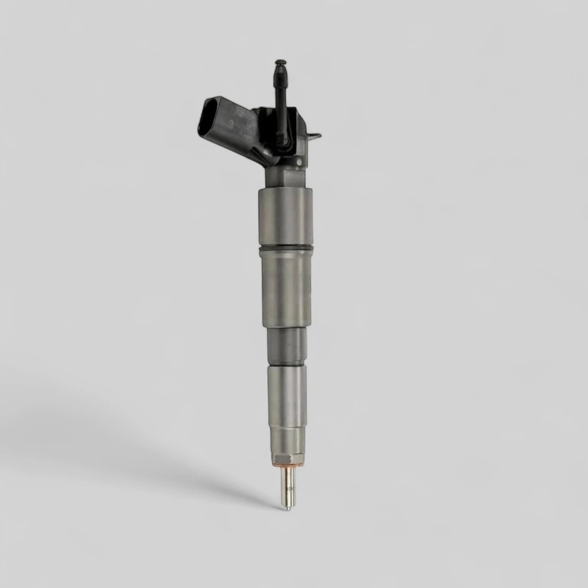 Remanufactured Bosch 13537808089 diesel injector — standing side view