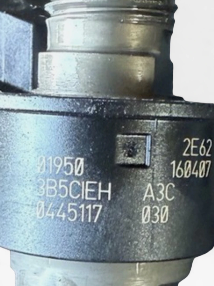 Remanufactured Bosch 13537823462 diesel injector — part number close-up