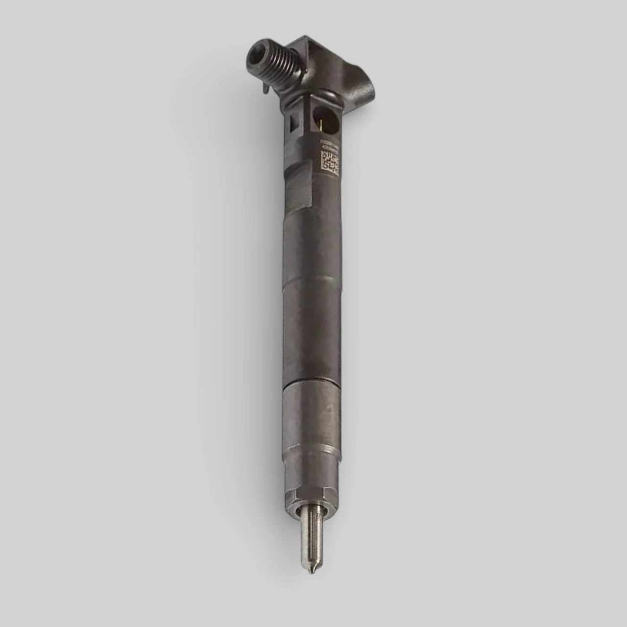 Delphi 28342997 Mercedes-Benz 2.1 CDI OM651 diesel injector full standing side view