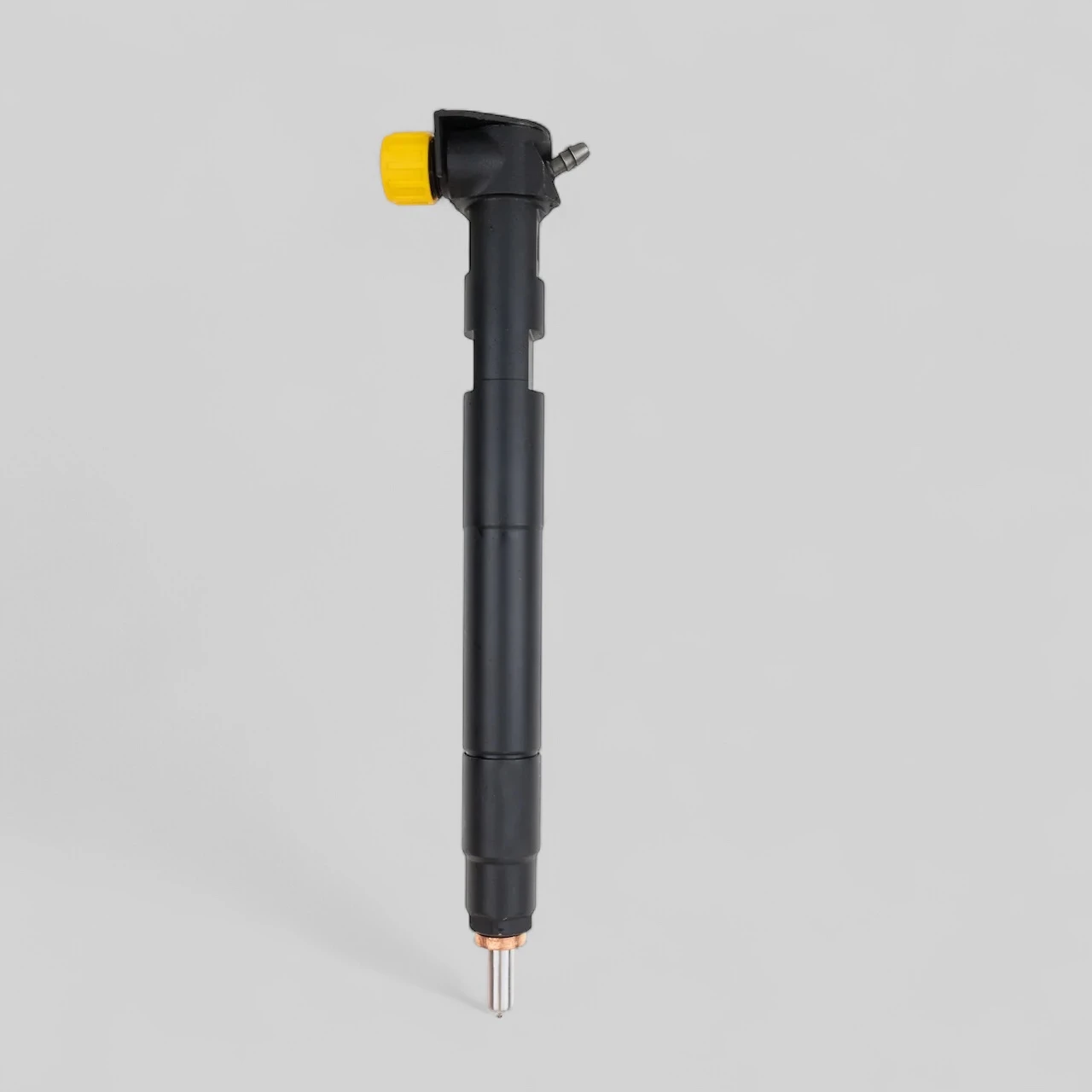 Genuine Delphi 28489562 remanufactured diesel injector for Chevrolet Vauxhall 2.0 VCDi Z20S — full standing view