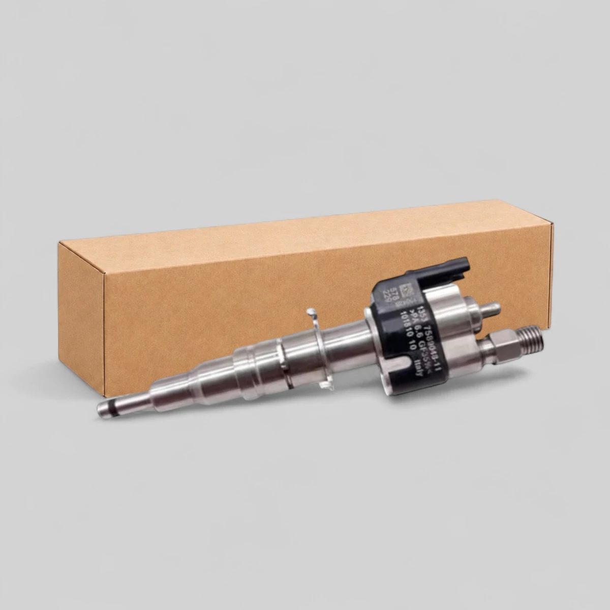 Remanufactured Siemens VDO / Continental 563000210 diesel injector — part number close-up