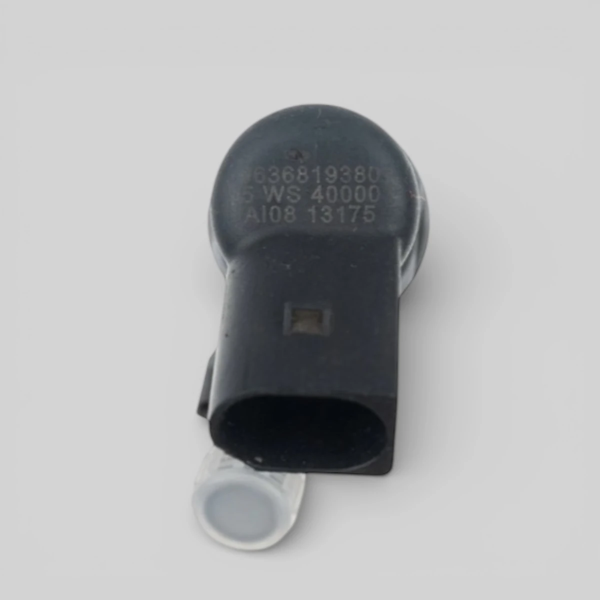 Remanufactured Siemens VDO / Continental 5WS40000-Z diesel injector — part number close-up