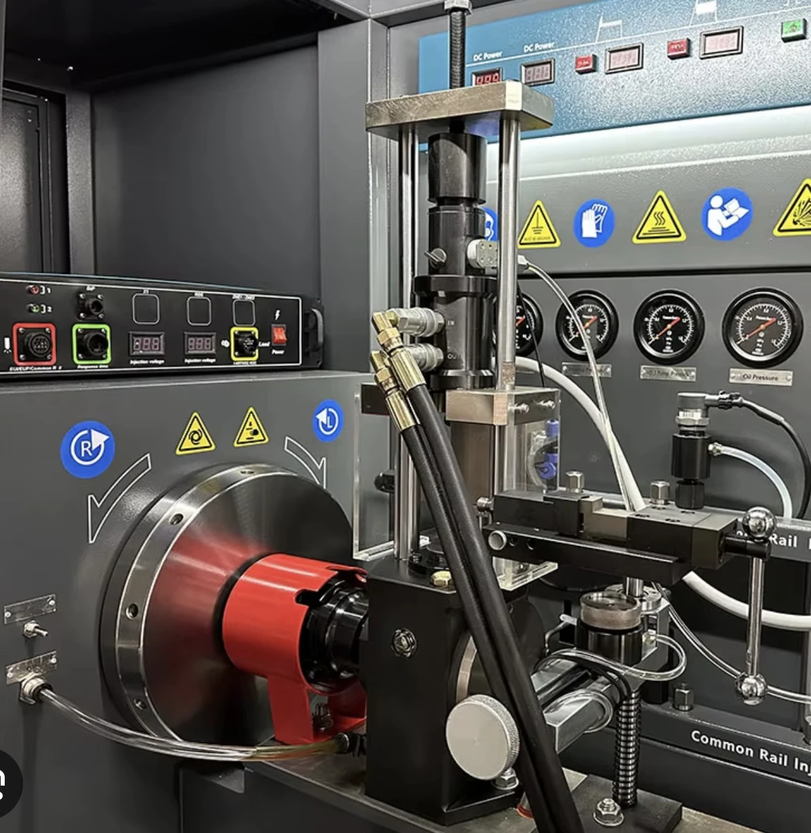 Remanufactured Siemens VDO / Continental A2C59511316 diesel injector — on common-rail test bench