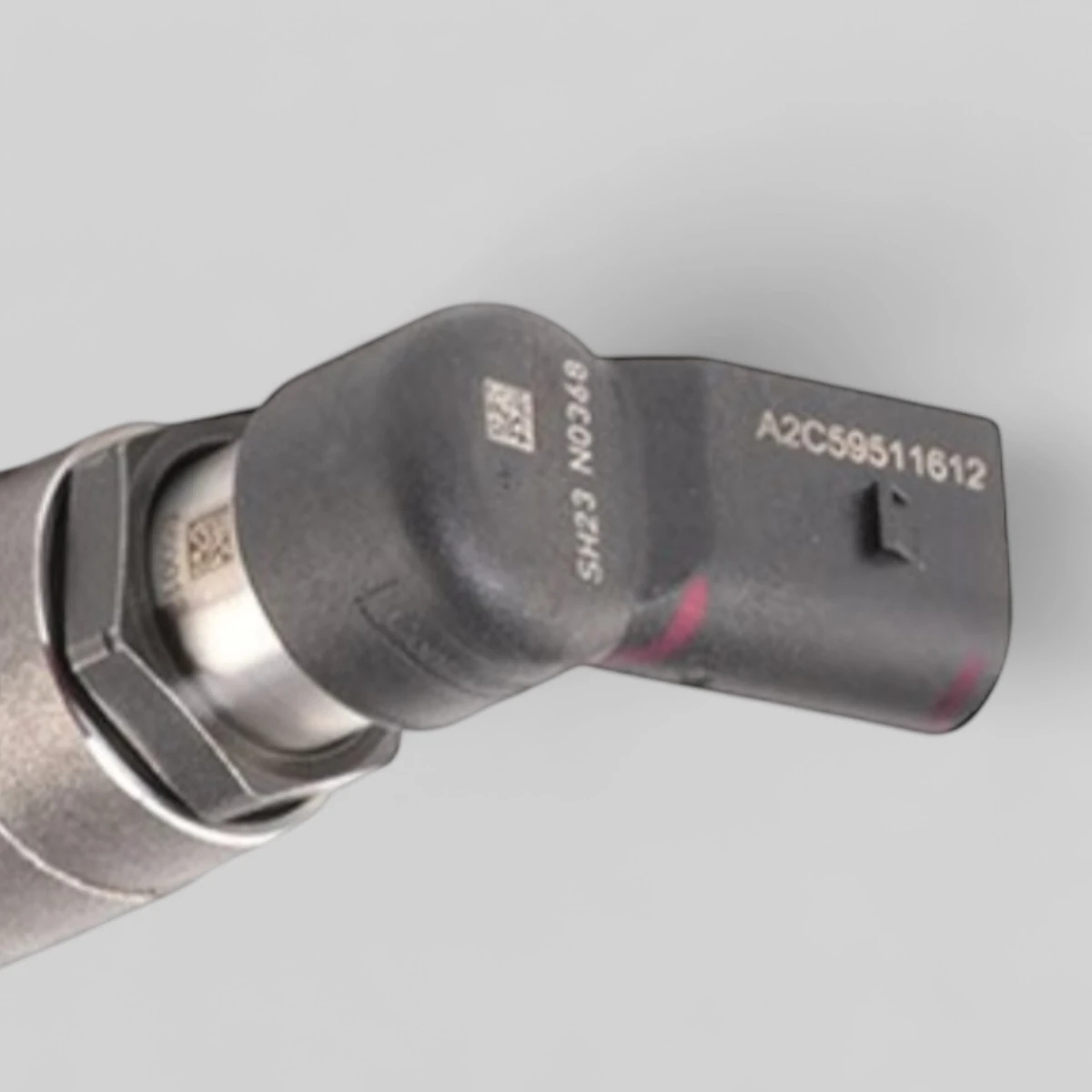 Remanufactured Siemens VDO / Continental A2C59511612 diesel injector — part number close-up